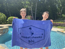 Load image into Gallery viewer, sweet cheeks blú towel

